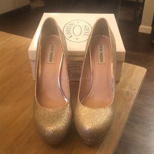 Steve Madden pumps